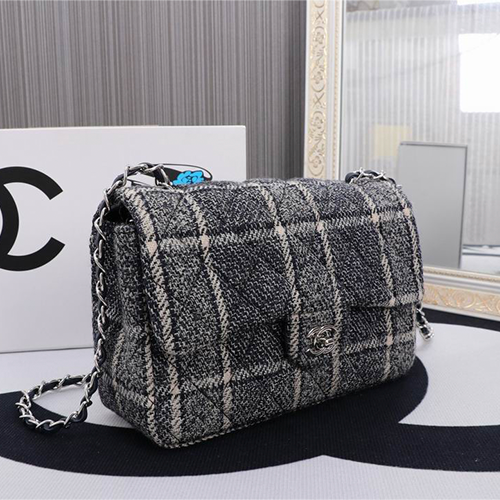 Classic Tweed Flap Bag 25cm